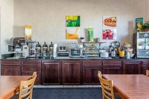 Free daily buffet breakfast  - Quality Inn Delta Gateway to Rocky Mountains (Delta)