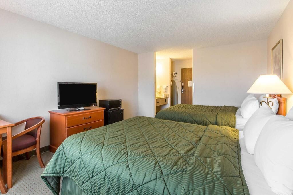 In-room safe, desk, laptop workspace, blackout curtains