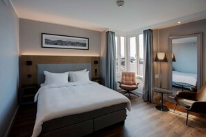 In-room safe, desk, laptop workspace, blackout curtains