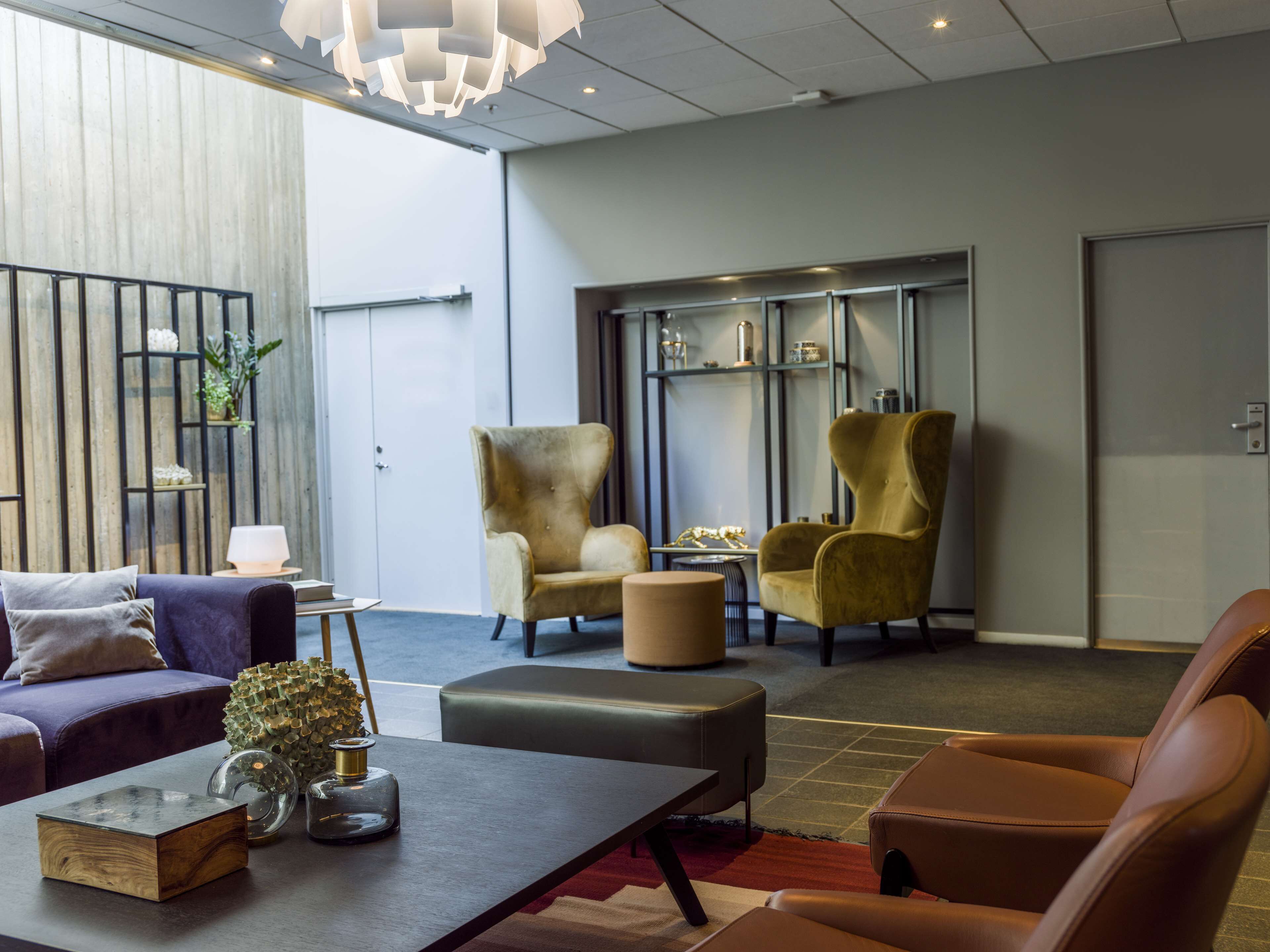 cocktail bar, ocean views, open selected days