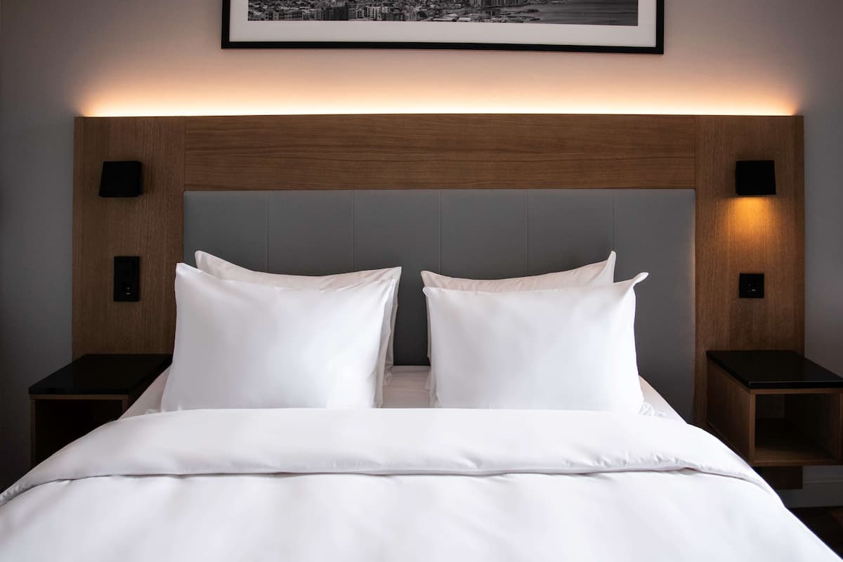 1 bedroom, in-room safe, desk, laptop workspace