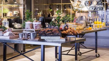 Daily buffet breakfast for a fee