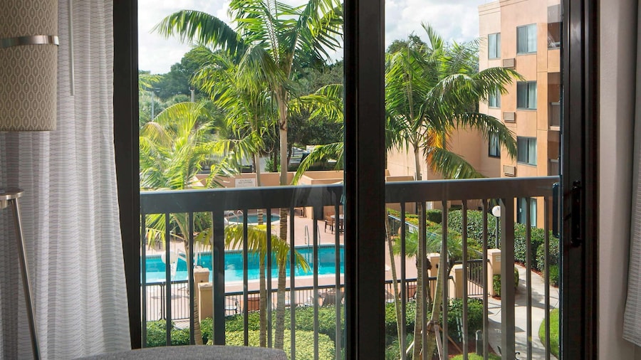 Sonesta Select Boca Raton Town Center