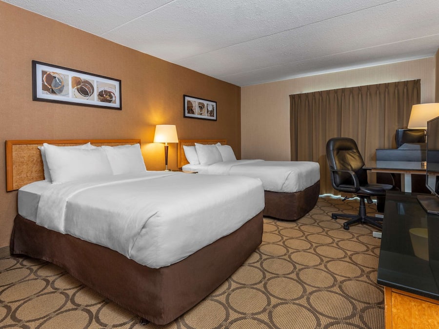 Deluxe Room, 2 Double Beds, Refrigerator & Microwave, Ground Floor