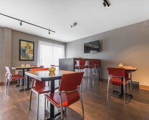 Petit déjeuner en libre-service compris tous les jours