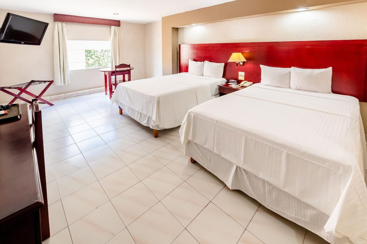 Premium bedding, pillowtop beds, in-room safe