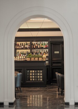 2 bars/lounges, poolside bar - Grand Hotel Quisisana (Capri)