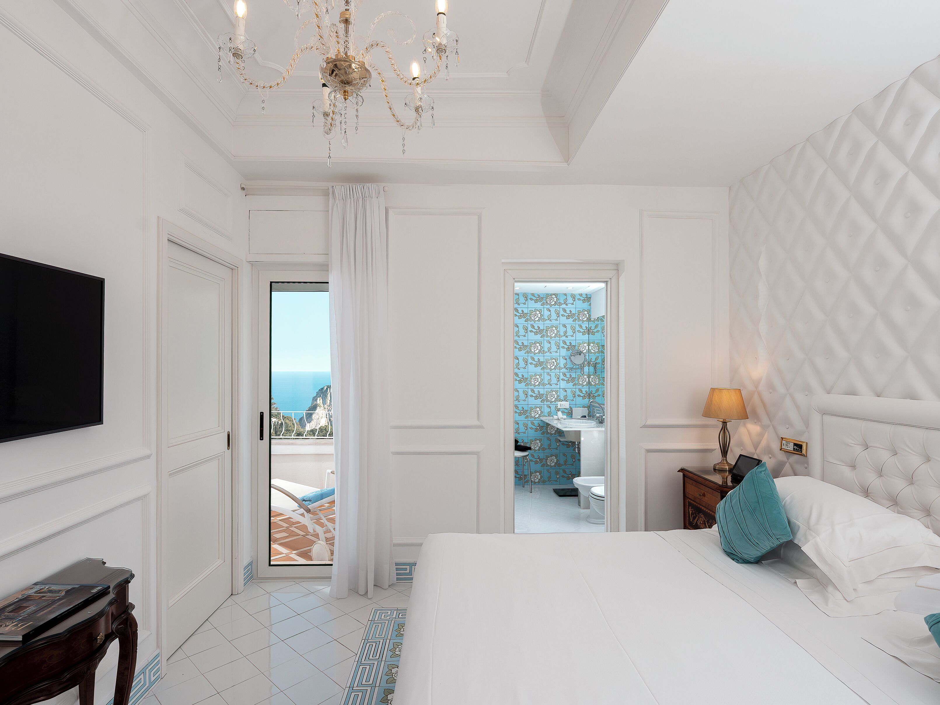 minibar, in-room safe, individually decorated, individually furnished