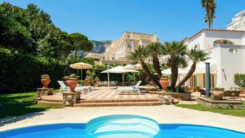 Private pool