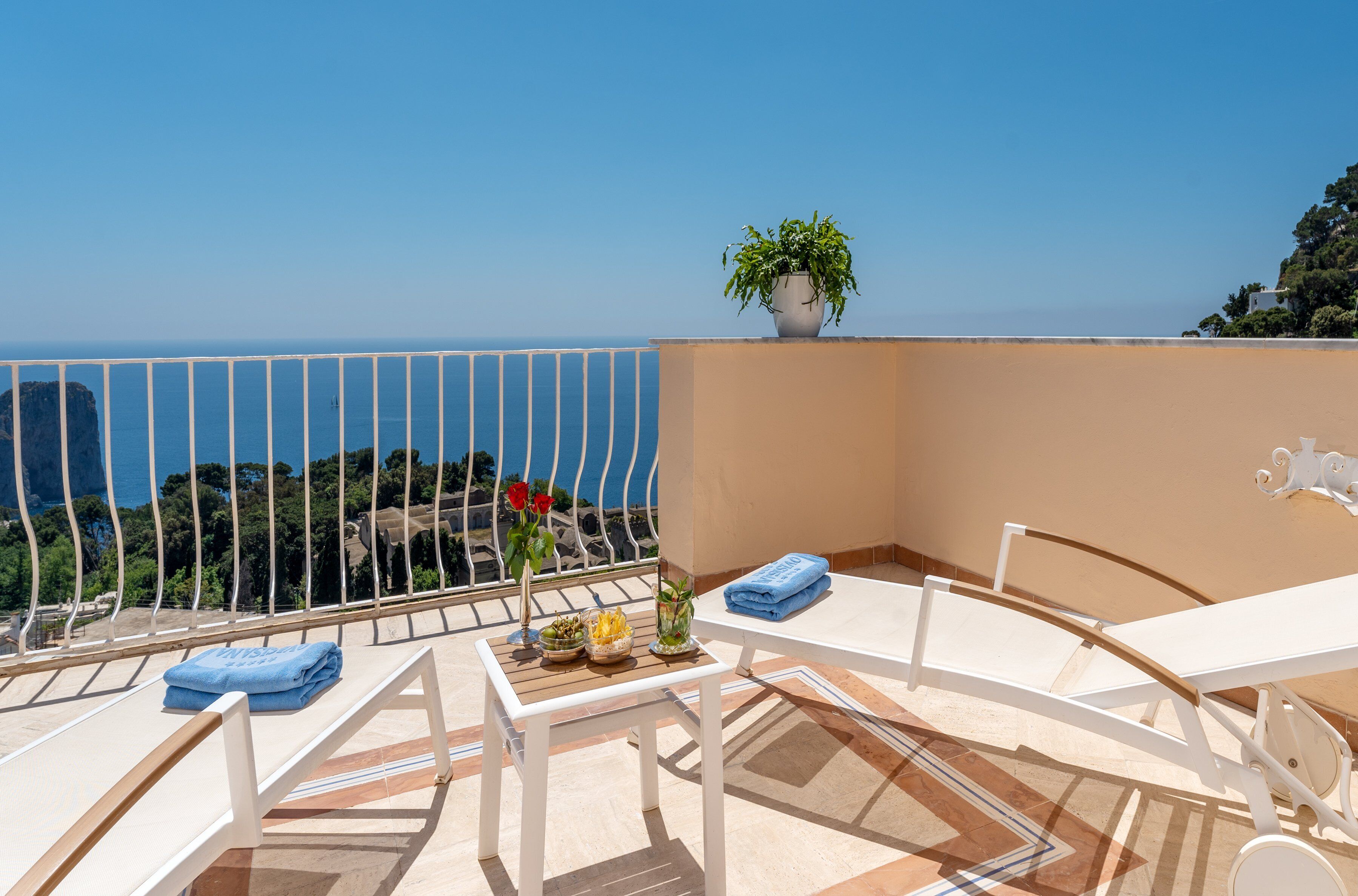 ミニバー、セーフティボックス (室内)、客室ごとに異なる装飾、客室ごとに異なるインテリア