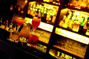 2 bars/lounges, poolside bar