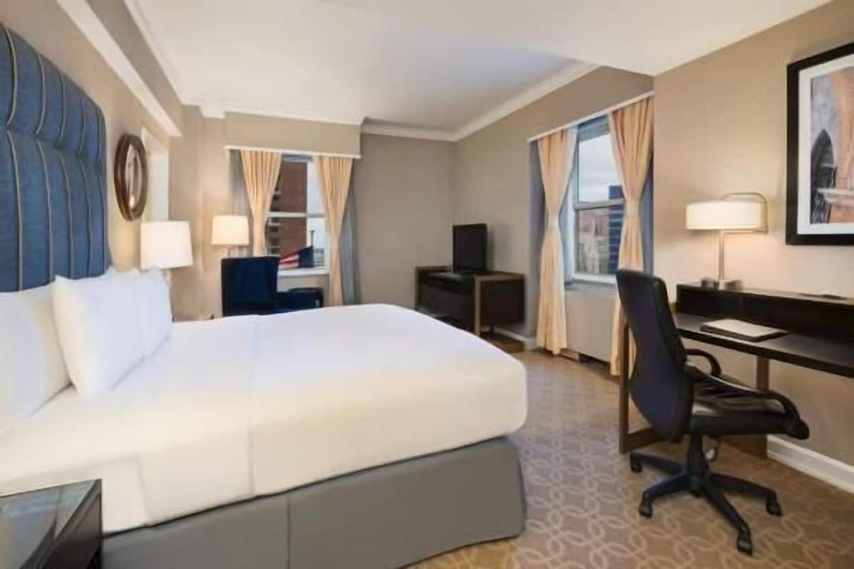 Premium bedding, pillowtop beds, in-room safe, desk