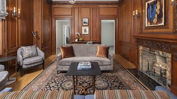 Governor's Suite | Living area | Flat-screen TV