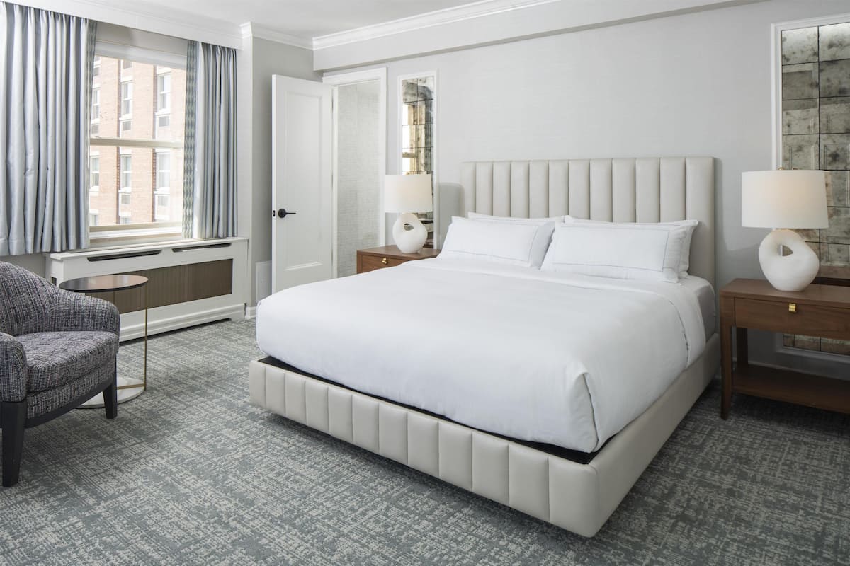 Governor's Suite | Premium bedding, pillowtop beds, in-room safe, desk