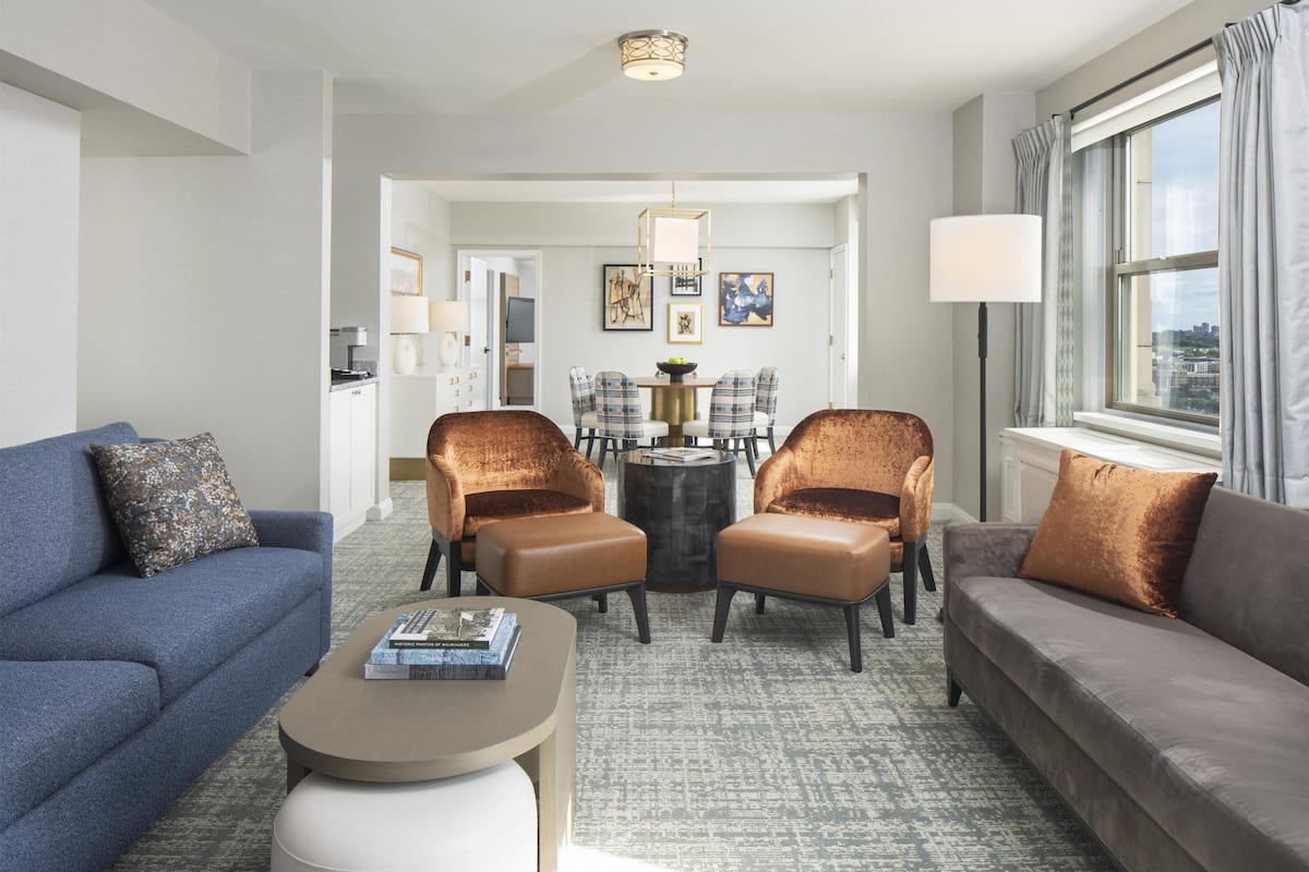 Royal Suite | Living area | Flat-screen TV
