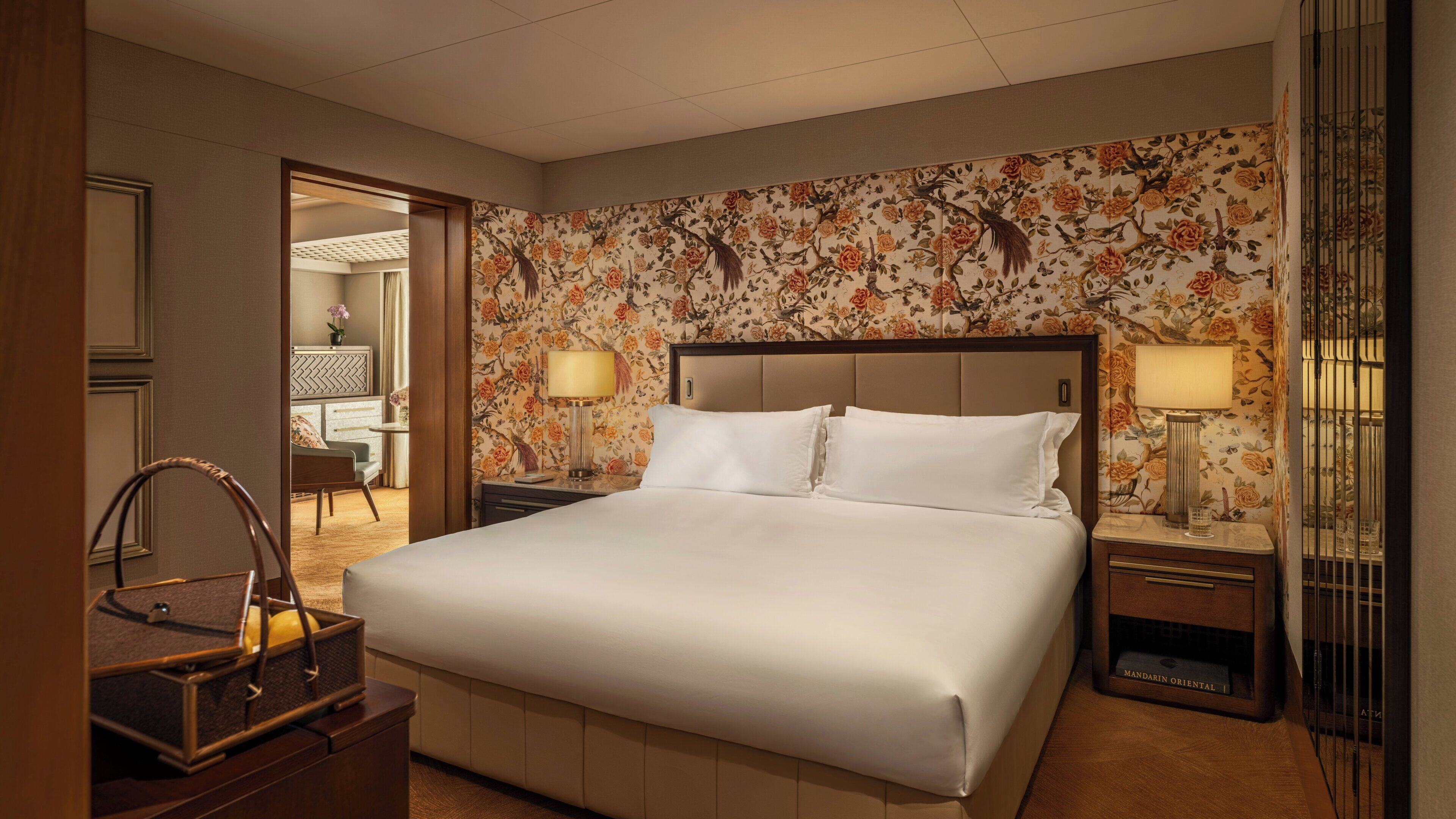 Hypo-allergenic bedding, minibar, in-room safe, desk