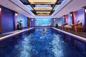 Indoor pool, sun loungers