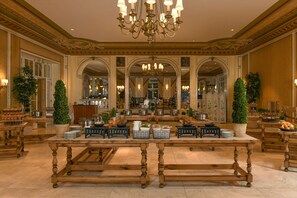 6 restaurants servant le déjeuner, cuisine européenne moderne