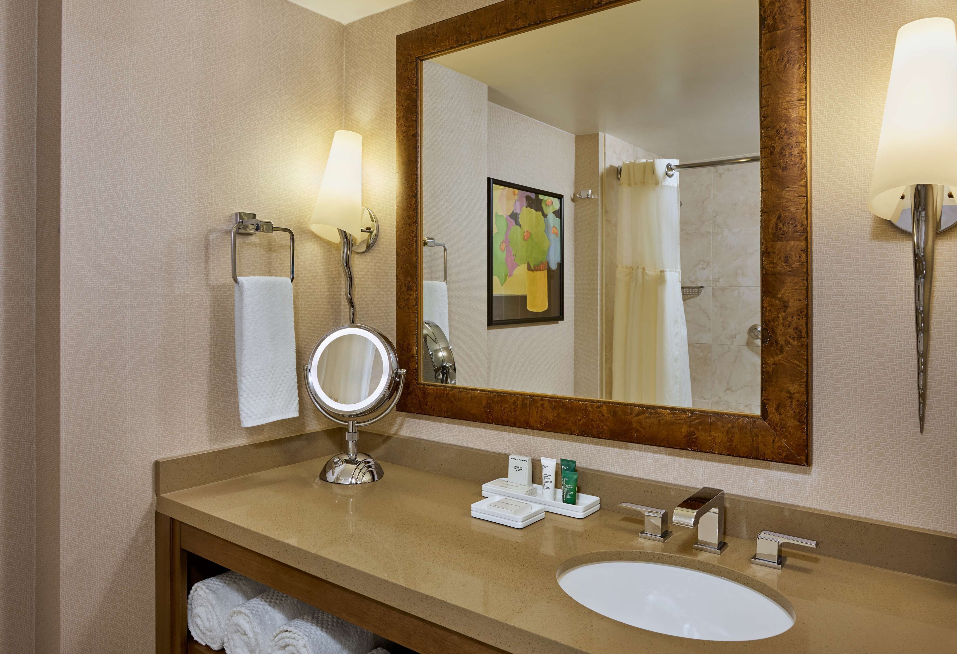 Photo - Hilton Los Angeles North-Glendale & Executive Meeting Center