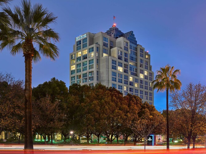 hotels in glendale ca on colorado blvd