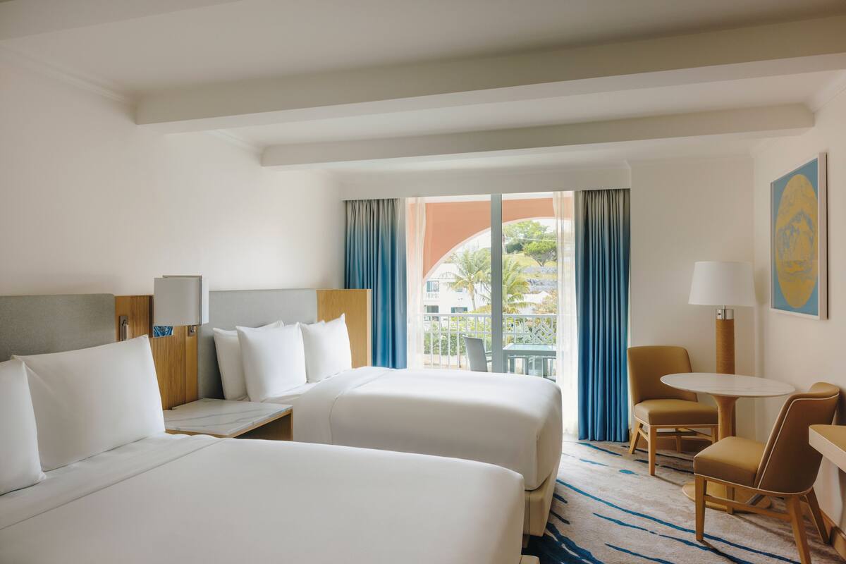 Fairmont, Luxury-Zimmer, 2 Doppelbetten, Buchtblick