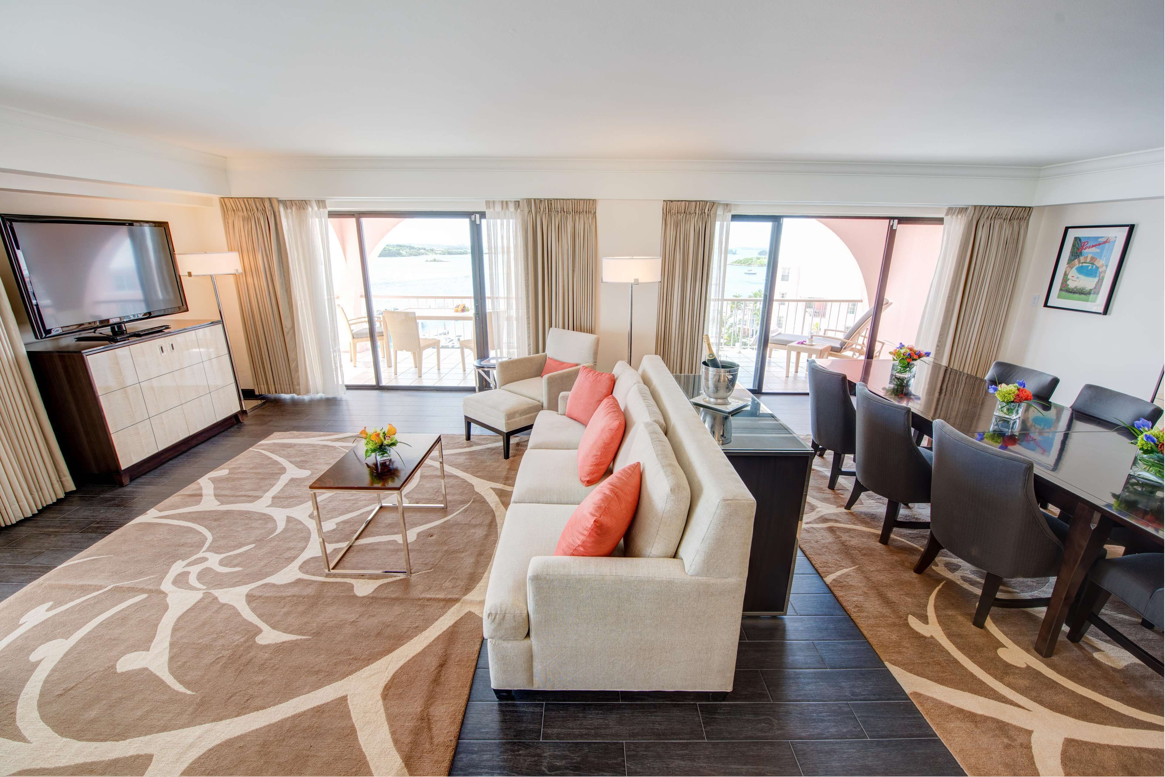 Penthouse, 1 King Bed, Balcony, Harbor View | Premium bedding, in-room safe, desk, iron/ironing board