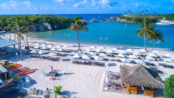 Privat strand i närheten och vit sandstrand