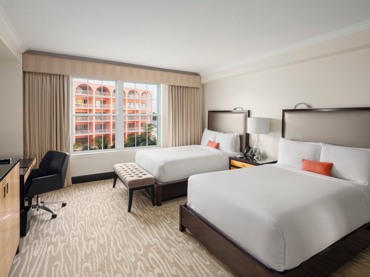 Fairmont Gold, Suite, Meerdere bedden | Luxe beddengoed, een kluis op de kamer, een bureau