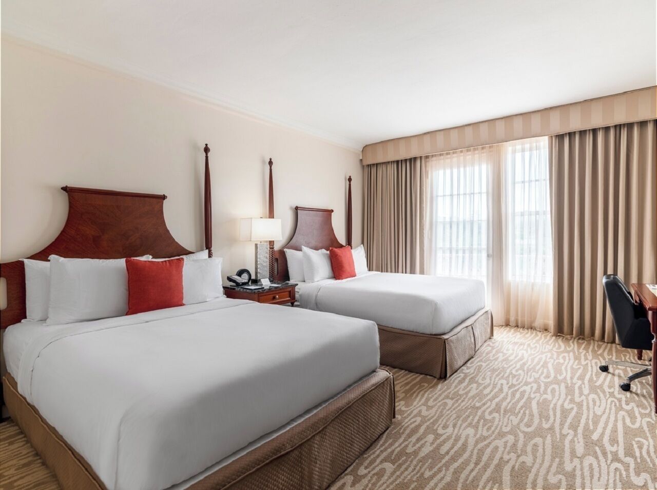 Fairmont, Zimmer, 2 Doppelbetten, Stadtblick