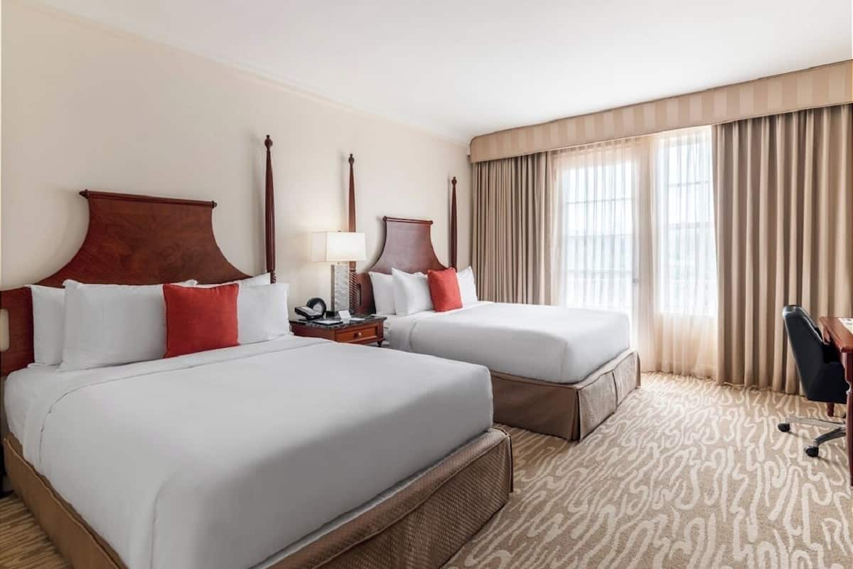 Fairmont, Zimmer, 2 Doppelbetten, Stadtblick