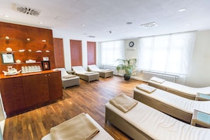 Sauna, Whirlpool, Dampfbad, Körperbehandlungen, Aromatherapie