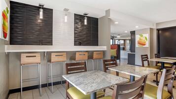 Free daily continental breakfast