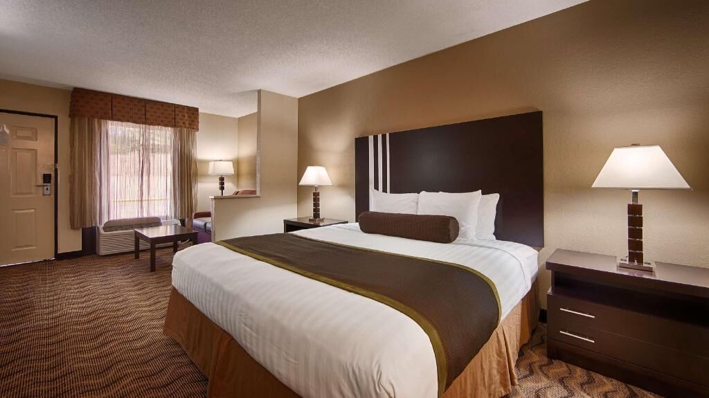 Pillow-top beds, desk, laptop workspace, iron/ironing board