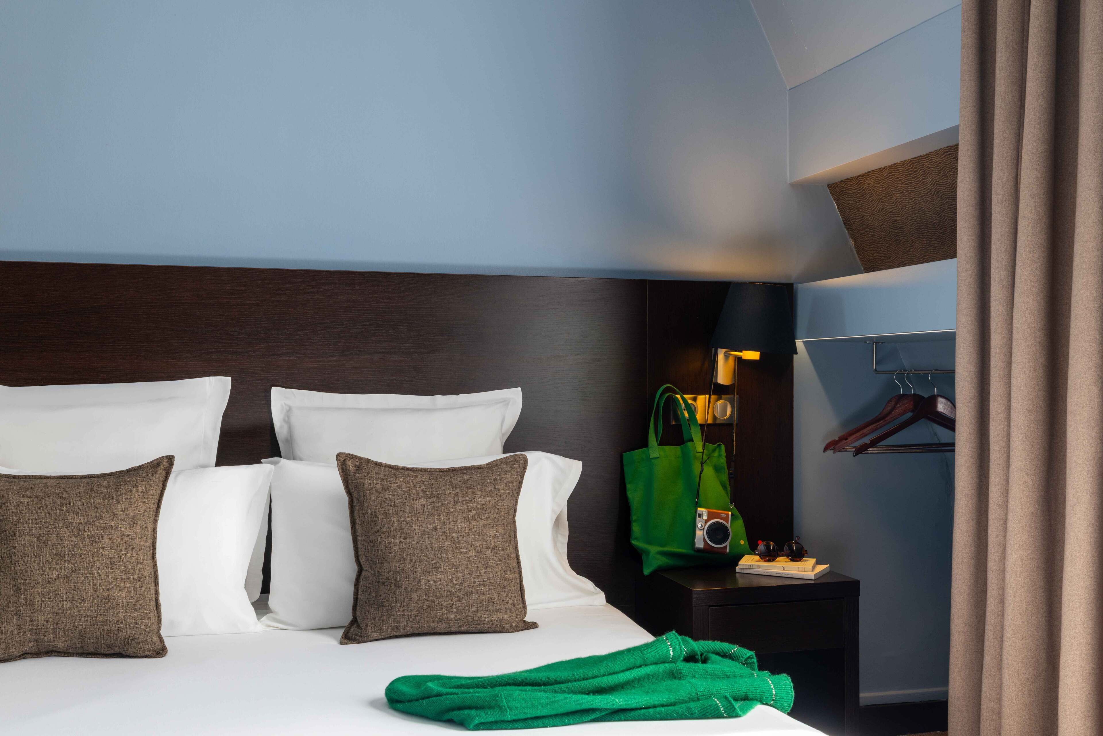 comfort double room | in-room safe, desk, soundproofing, iron/ironing board