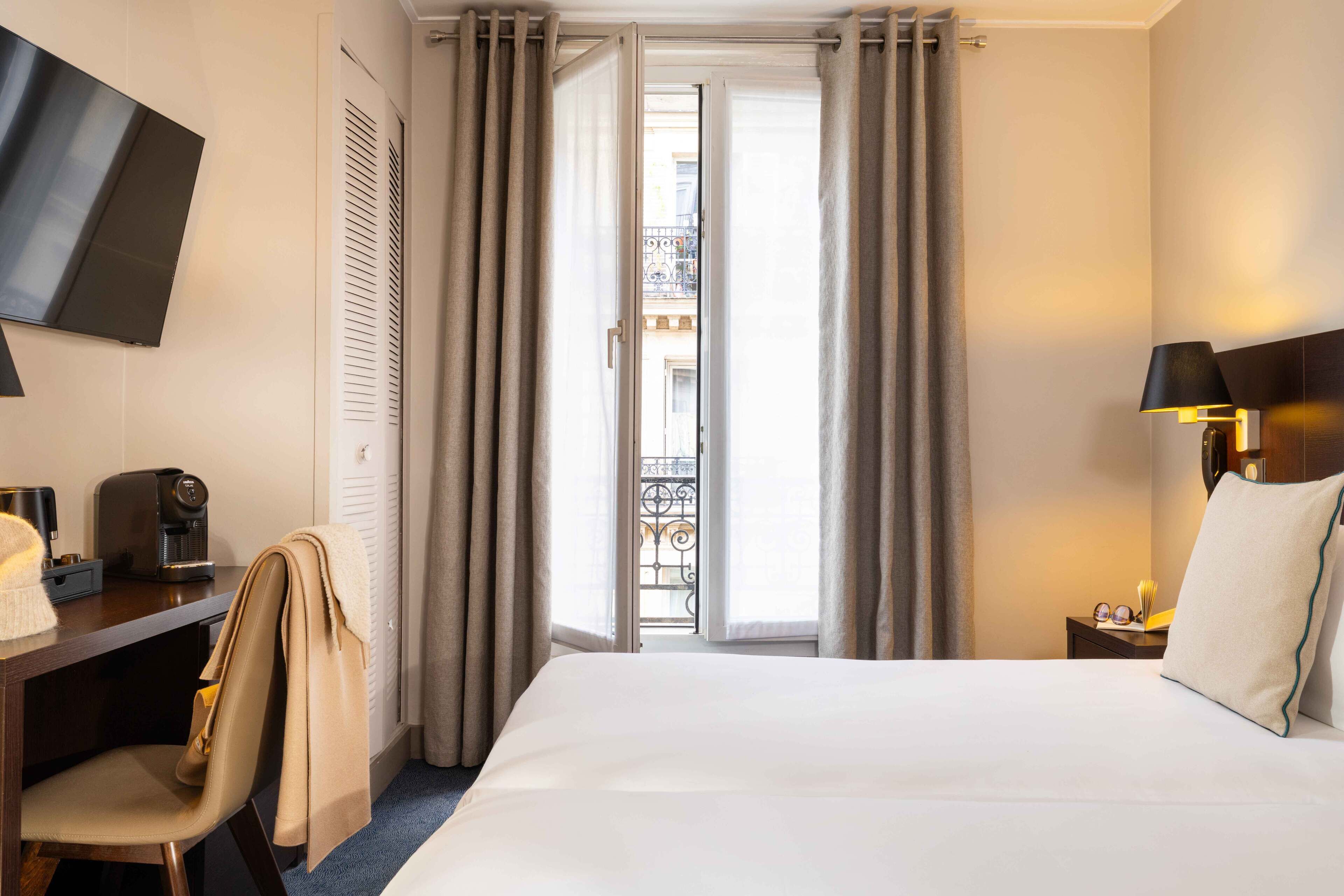 Chambre avec lits jumeaux | Coffres-forts dans les chambres, bureau, chambres insonorisées