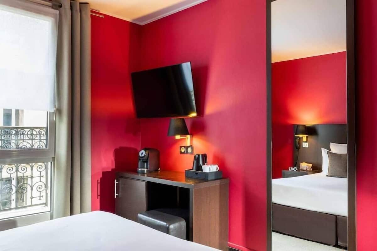 In-room safe, desk, soundproofing, iron/ironing board
