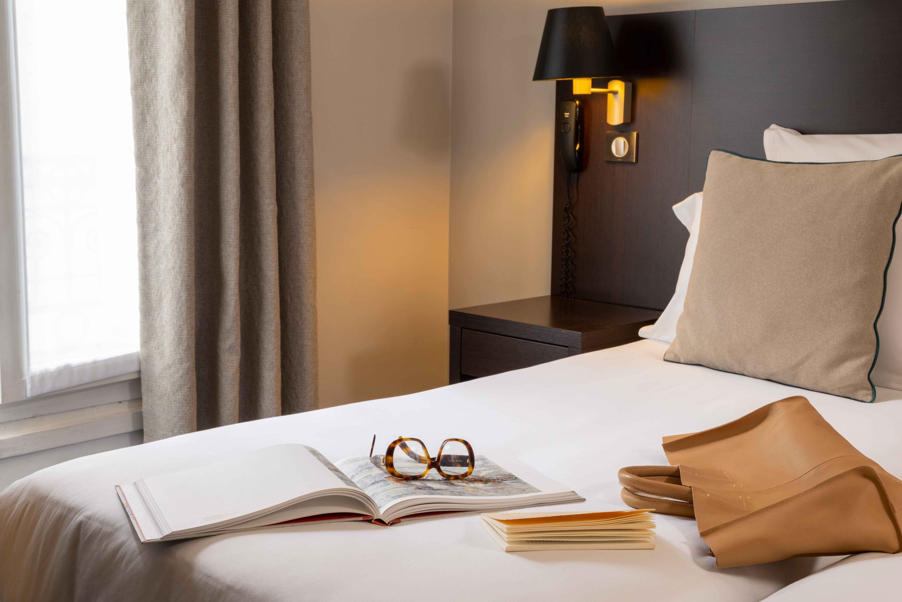 twin room | in-room safe, desk, soundproofing, iron/ironing board