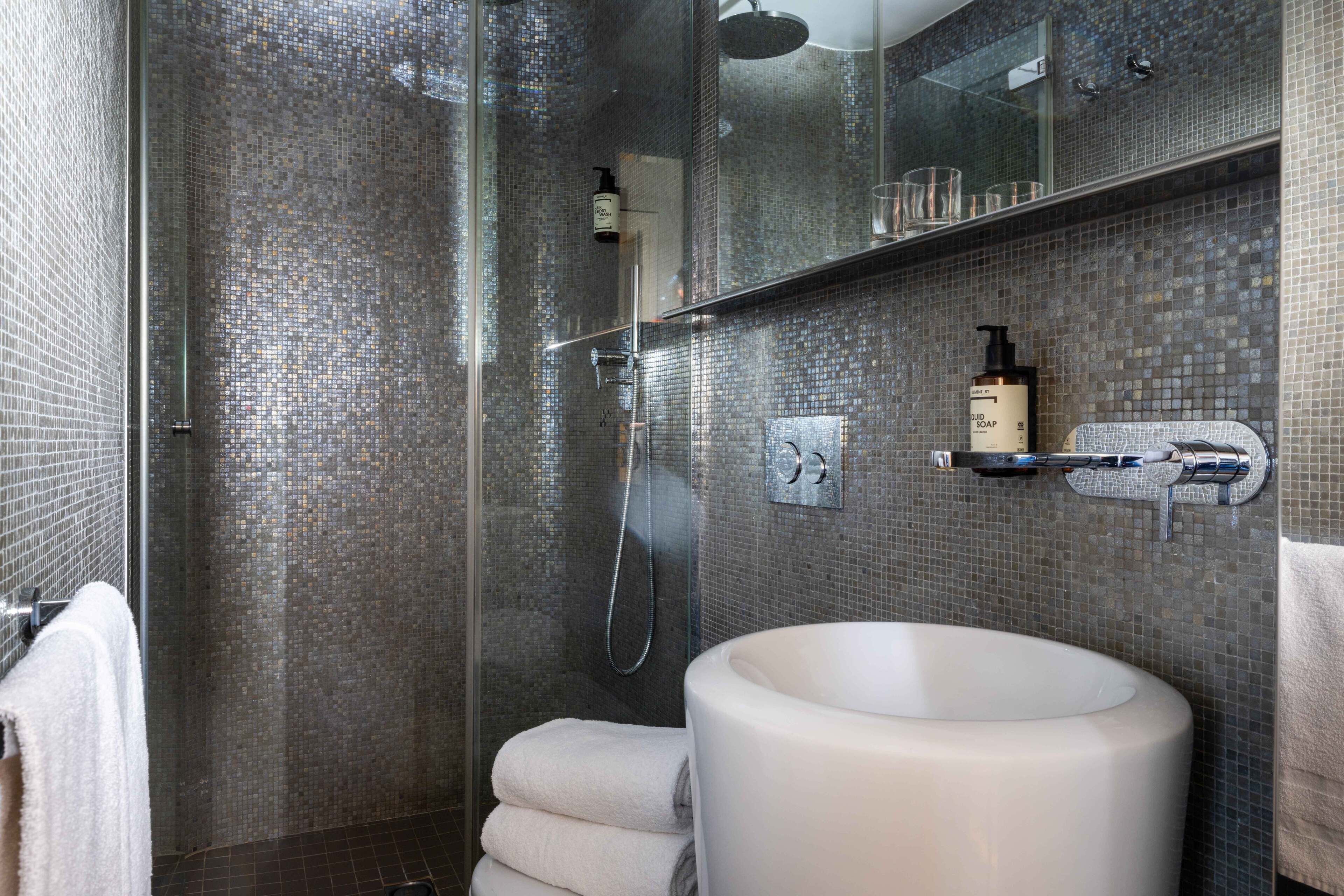 twin room | bathroom | shower, free toiletries, hair dryer, towels