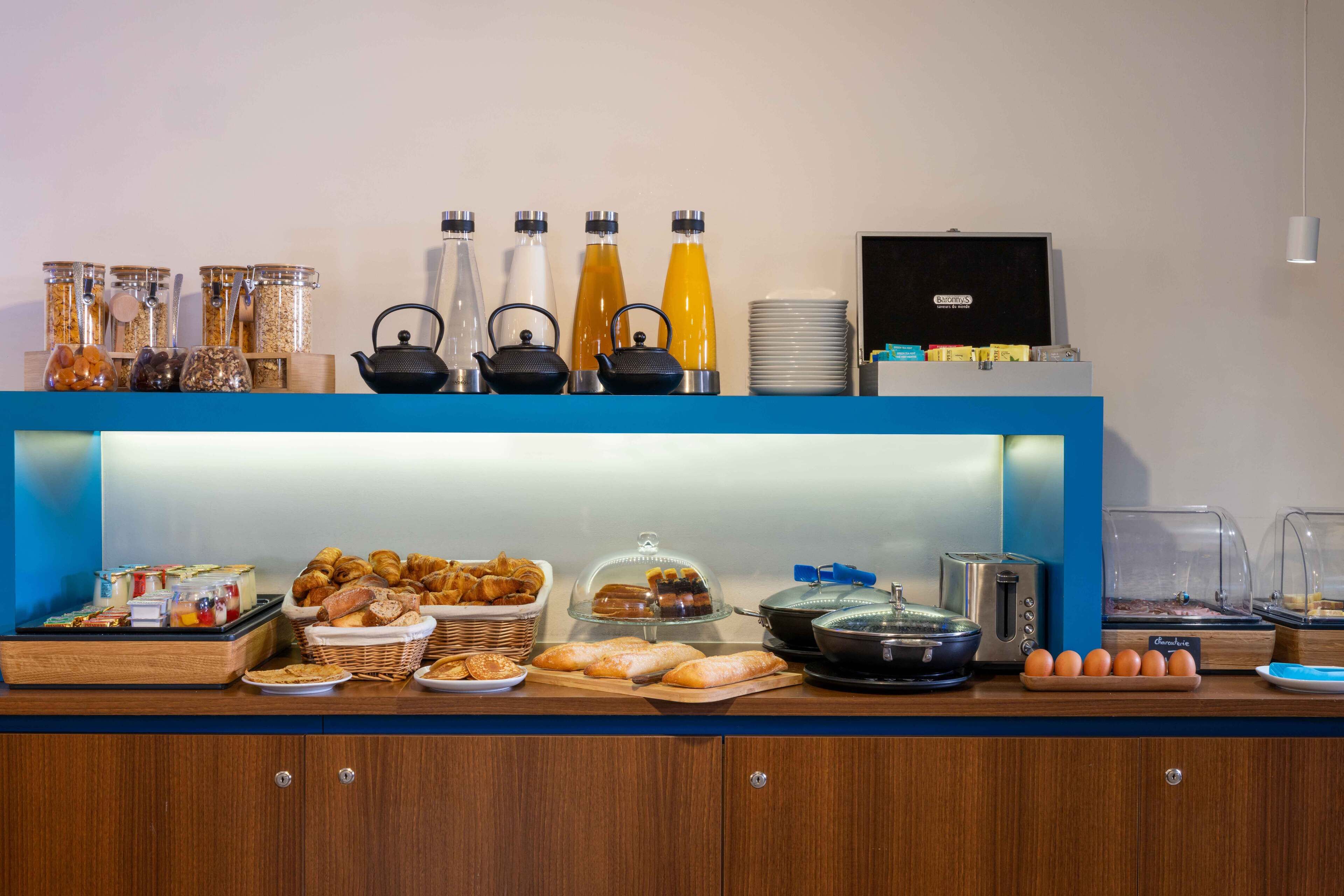 Frokostbuffé hver dag (EUR 16 per person)