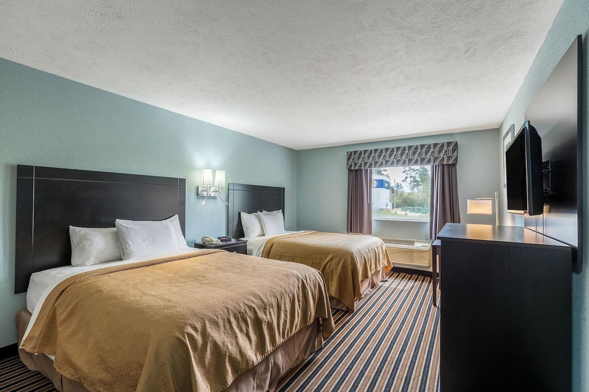Desk, rollaway beds, free WiFi, bed sheets