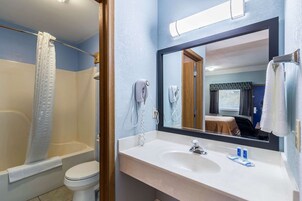 Quarto standard, 1 cama King, para não fumantes | Escrivaninha, camas extras/dobráveis (sobretaxa), Wi-Fi de cortesia