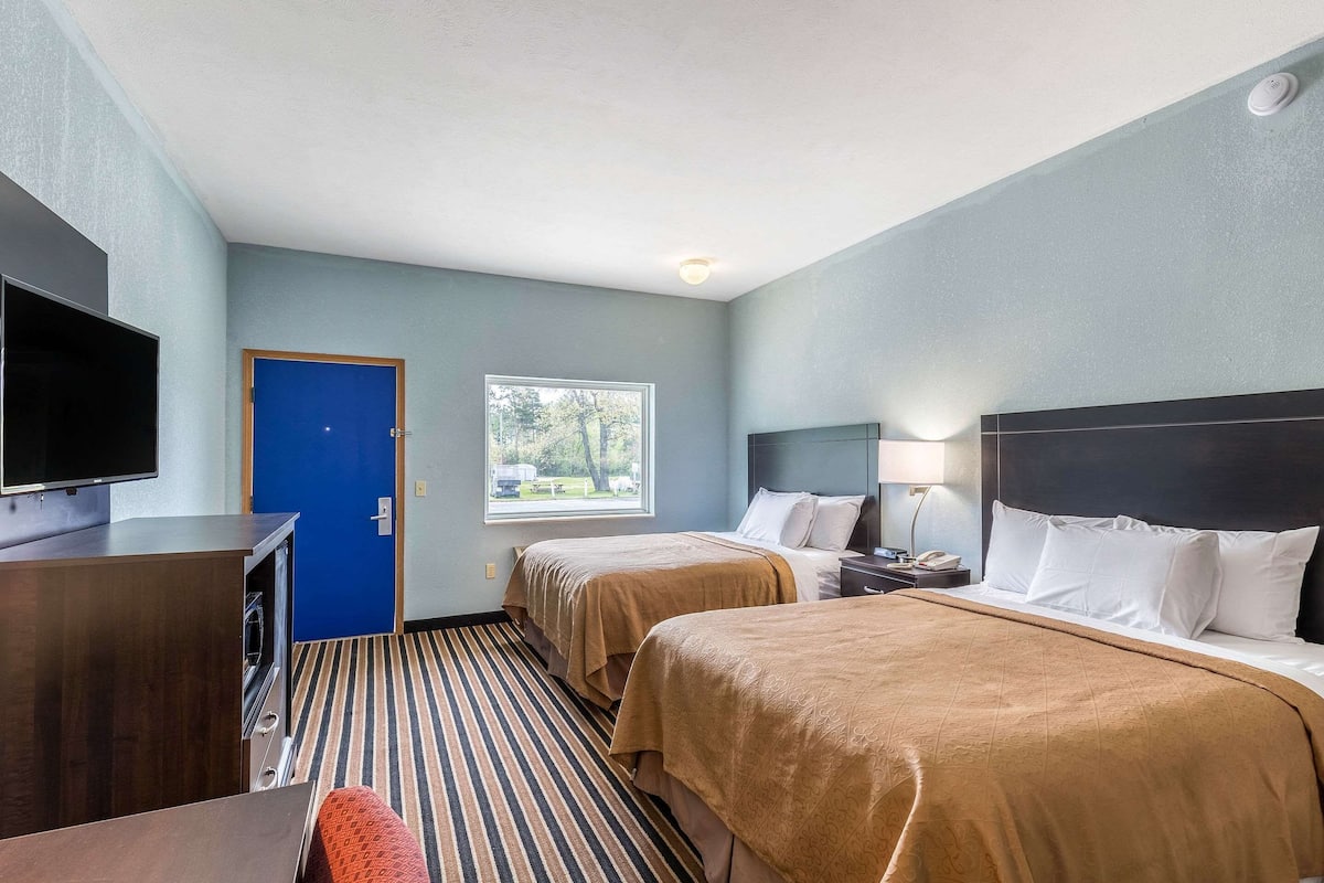 Standard Room, 2 Queen Beds, Non Smoking