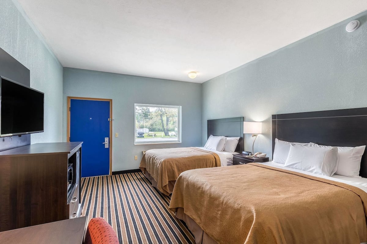 Desk, rollaway beds, free WiFi, bed sheets