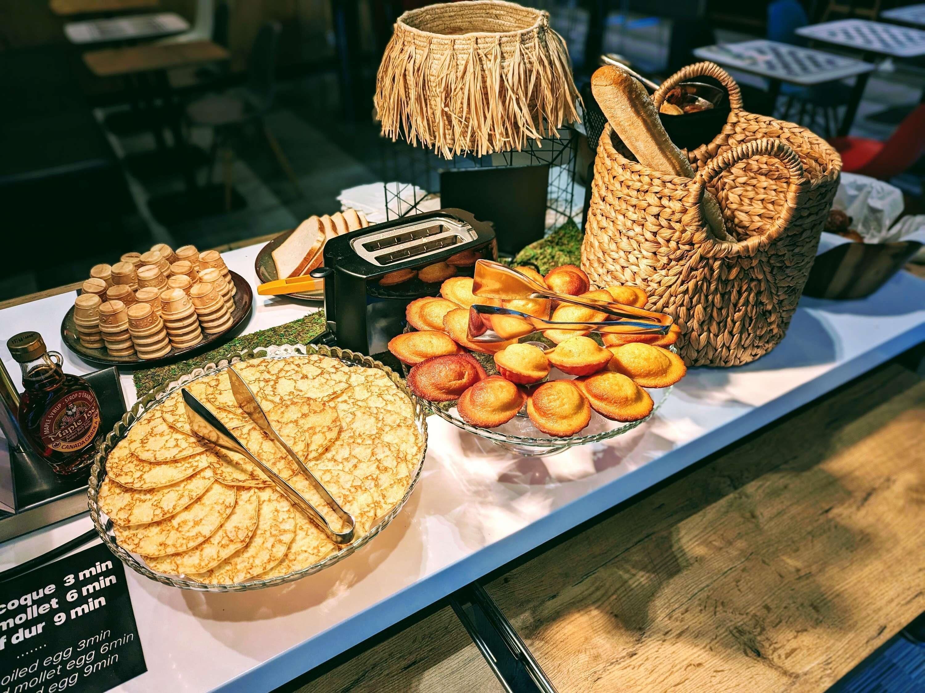 Tägliches Frühstücksbuffet gegen Gebühr