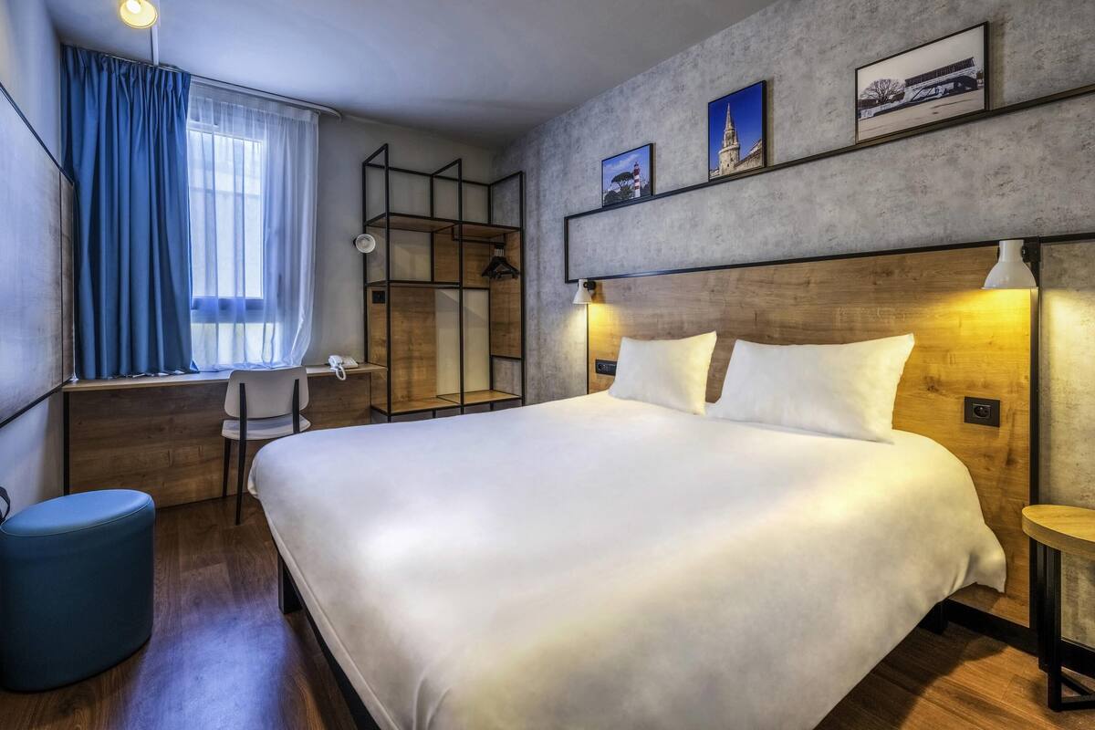 Standard Double Room, 1 Double Bed | Premium bedding, desk, laptop workspace, blackout drapes