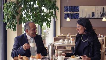 Dagelijks ontbijtbuffet (EUR 19 per persoon)