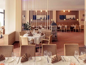 Daily buffet breakfast (EUR 19 per person)