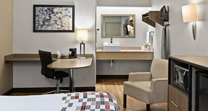 Red Roof Inn Cleveland - Independence