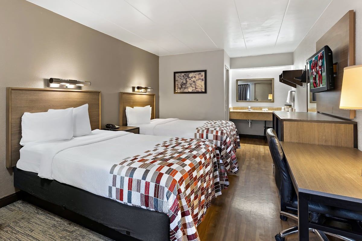 Deluxe Room, 2 Double Beds (Smoke Free) | In-room safe, desk, laptop workspace, blackout drapes