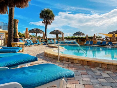 Las Olas Beach Club